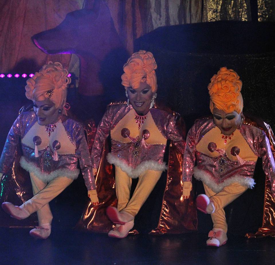 taeuschungsmanoever travestieshow paulajackson cazal cancan