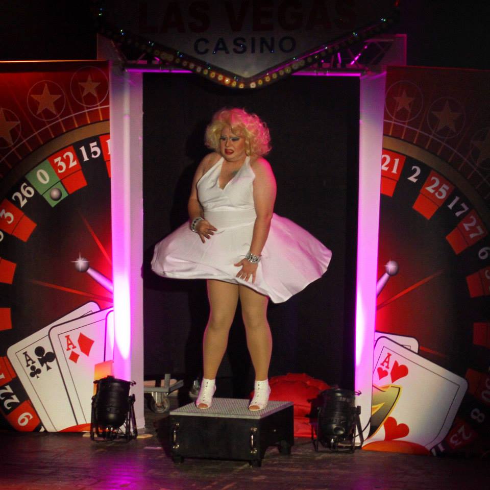 taeuschungsmanoever travestieshow vanity marylin